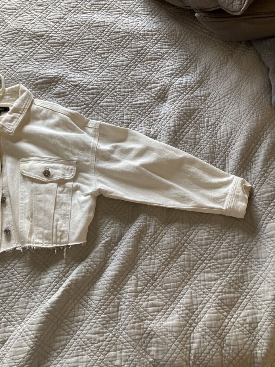 Jacken: Veste courte en Jean blanc – Neu (gemäss Beschreibung) aus Lausanne von shabnam.t 1