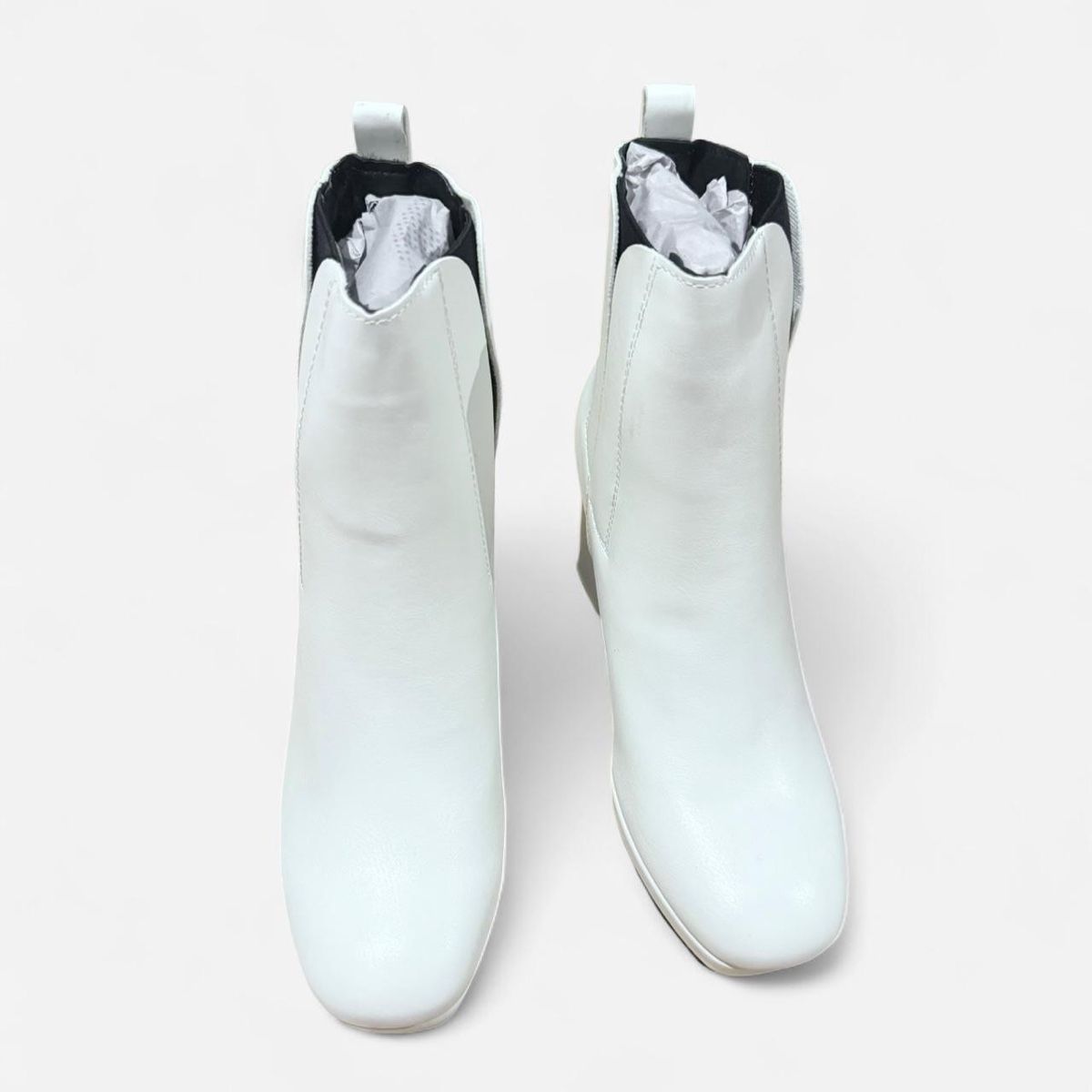 Scarpe da donna: Elegant White Ankle Boots – Nuovo e nell'imballaggio originale da Basel venduto da 1moonstar 1