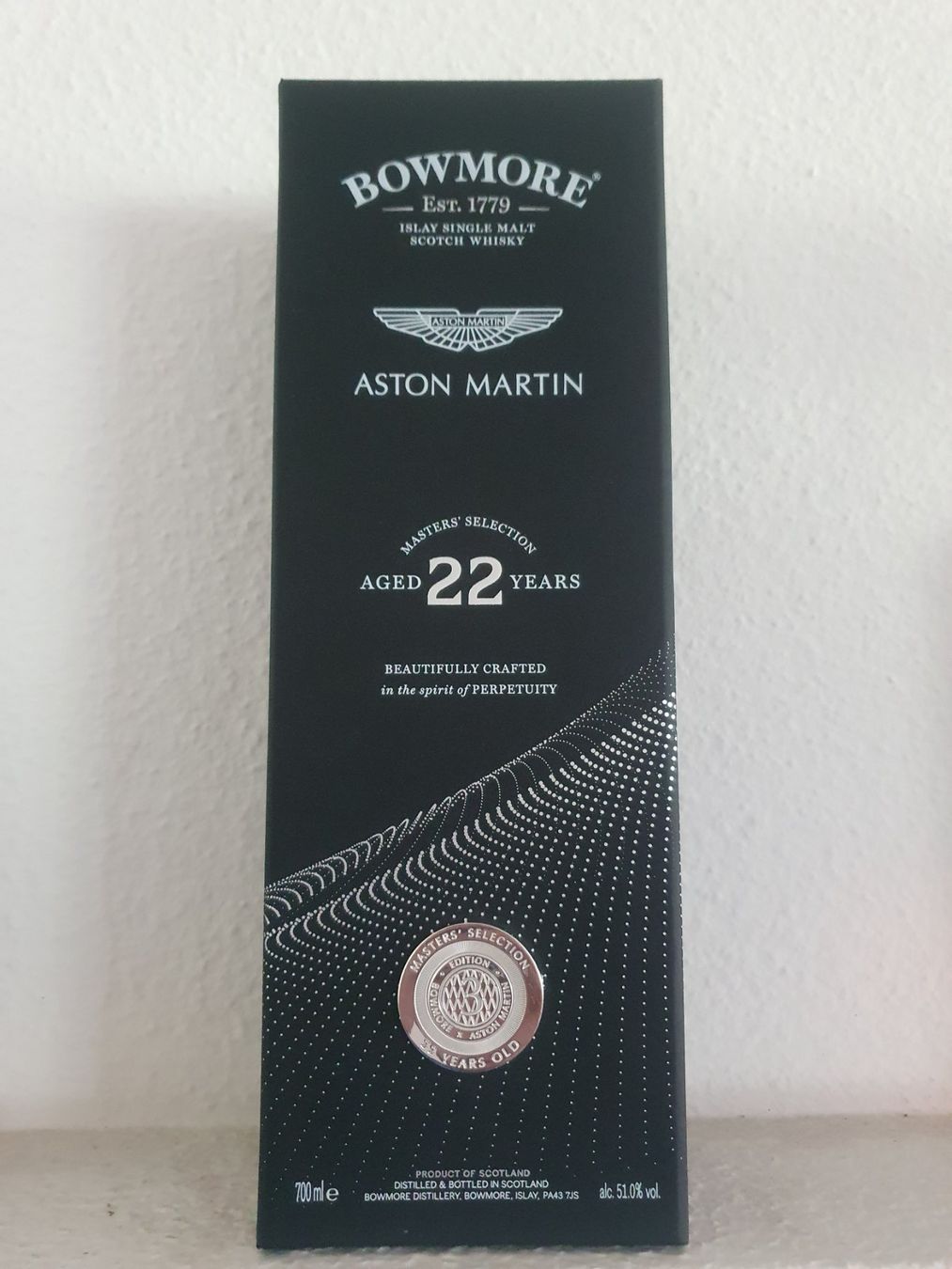 Bowmore Spirituosen: Bowmore Aston Martin Masters selection Nr.3 22y – Neu und originalverpackt aus Langnau am Albis von jer_pm72 5