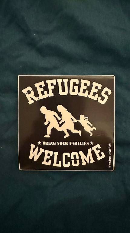 Sticker: Refugees Welcome Sticker – Usato da Zürich venduto da leo_25ss