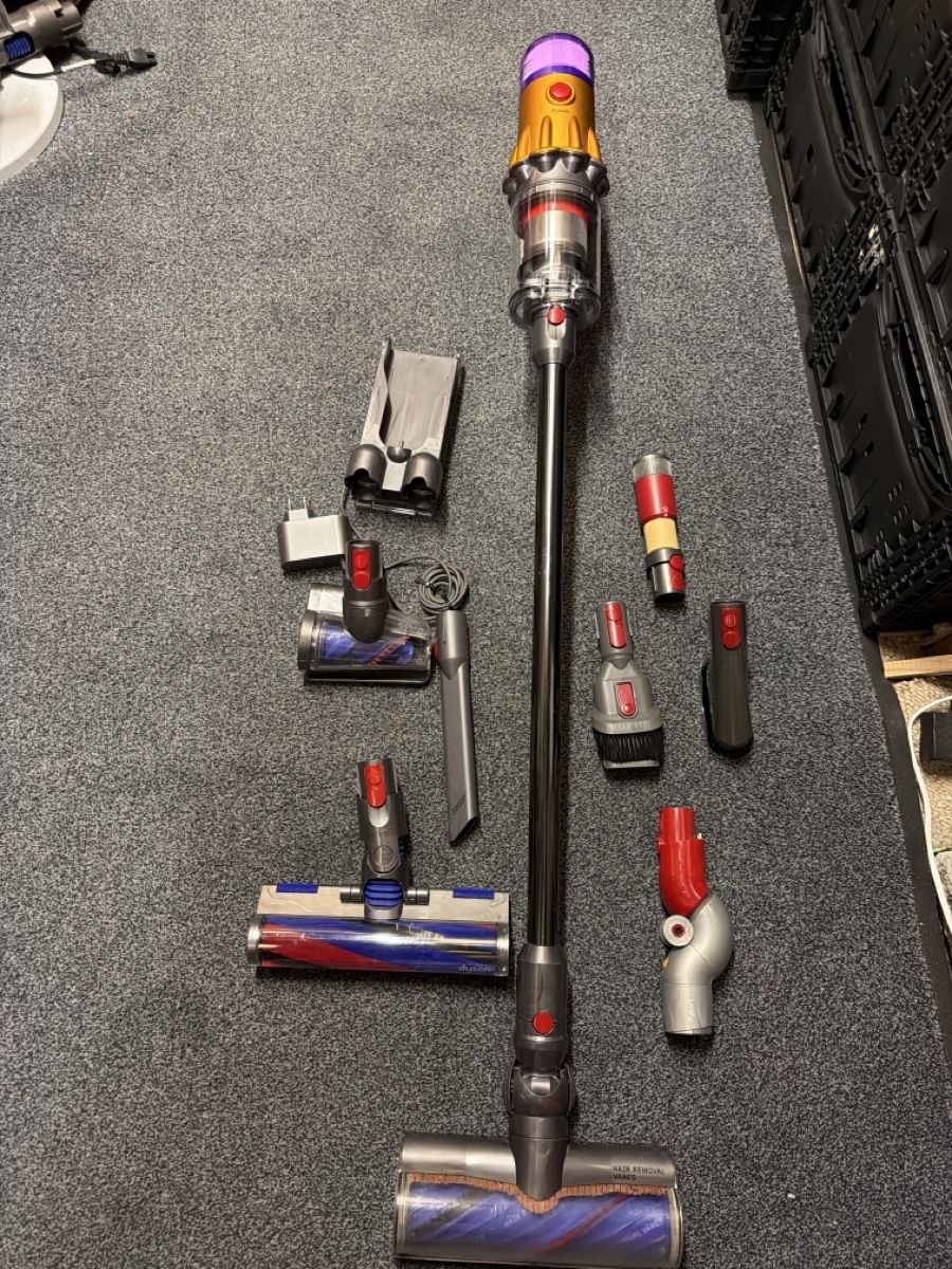 Dyson Staubsauger & Zubehör: Dyson v12 slim absolute  – Gebraucht aus Landquart von Nnf007