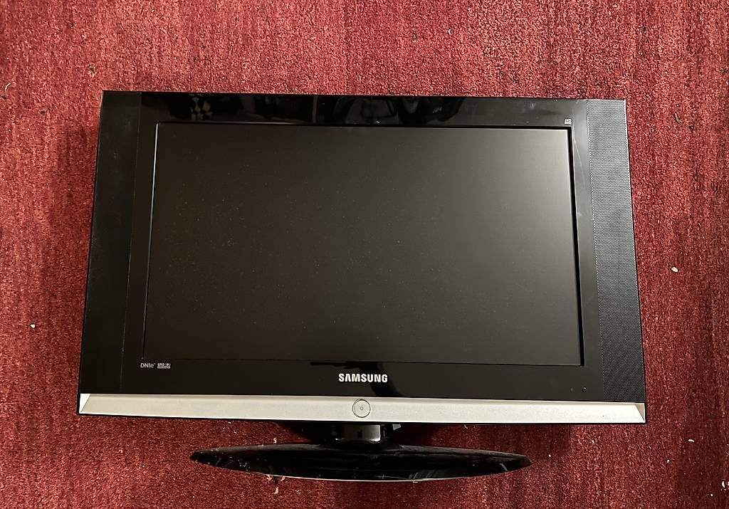 Appareils TV: SAMSUNG LCD 27" TV LE27S71B – D'occasion à Grüningen par doppelc