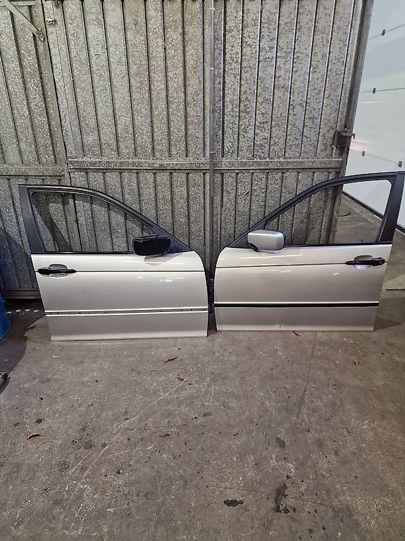 Tutti pezzi di ricambio auto: bmw e46 kombi/Limo Türe ab – Usato da Niedergösgen venduto da Zecinha 3