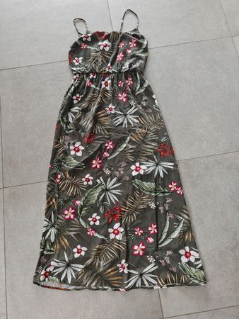 Robe d'été fleurie ONLY, taille 36 - idéale pour la plage!