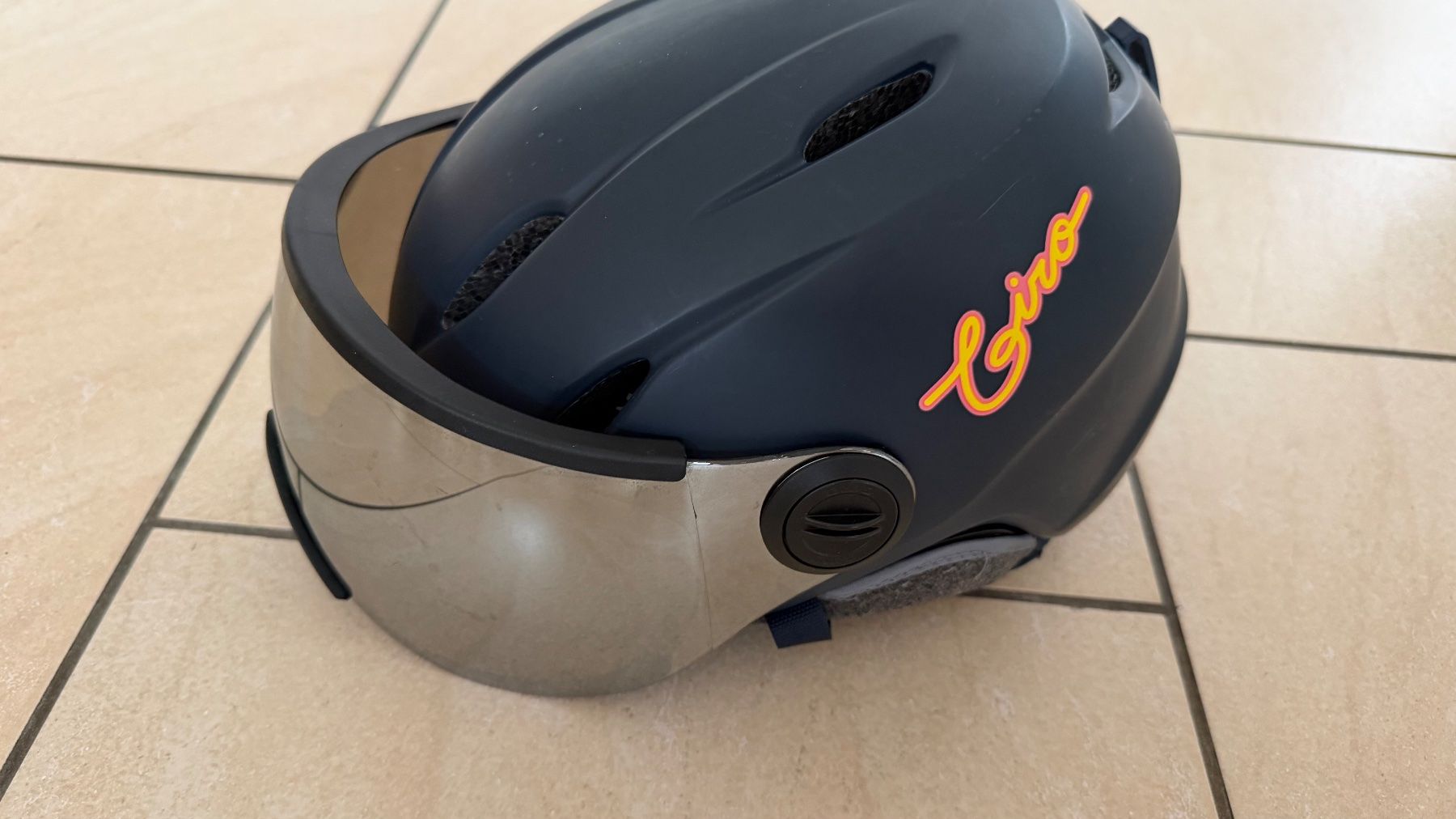 Giro Caschi: Skihelm mit Visier – Usato da Volketswil venduto da markiza01