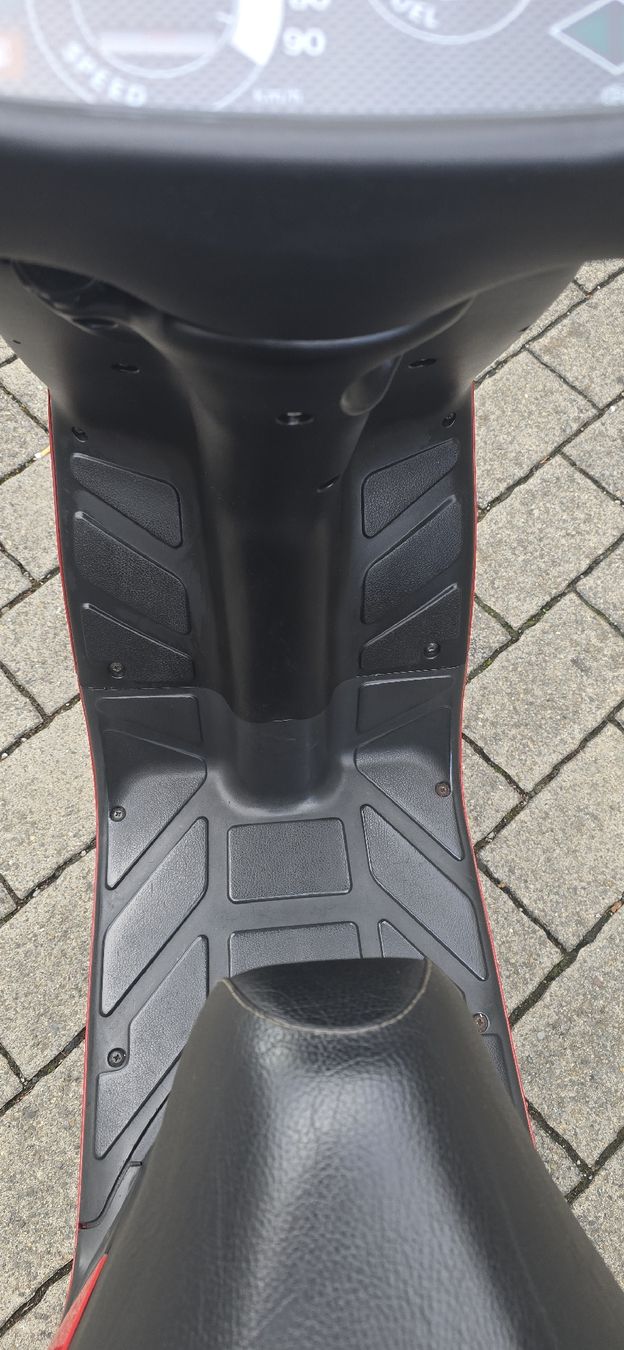 Piaggio Scooter: Piaggio Typhoon/Storm 50 ccm – Usato da Lachen SZ venduto da Conway 2