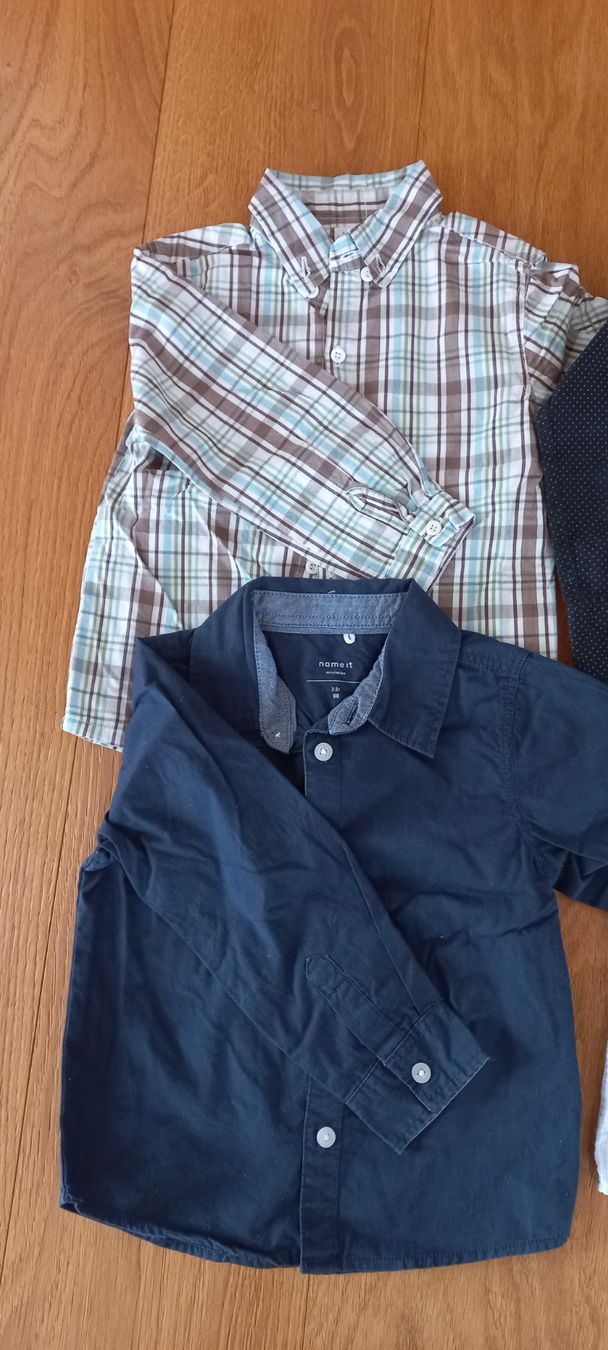 Camicie, T-shirt & Polo: Hemdenset 4 Stück Grösse 98/104 – Usato da Waldstatt venduto da Boeneli-Spross 1