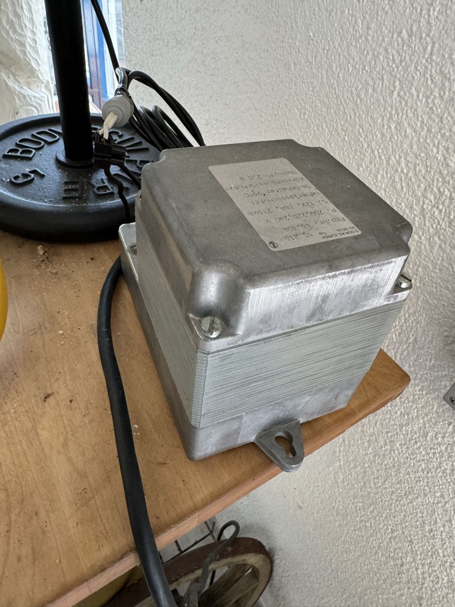Lampade: TR7 Lampe Design Scheinwerfer Vintage mit Trafo Retrolook – Usato da Frasnacht venduto da Kulturpalast 1