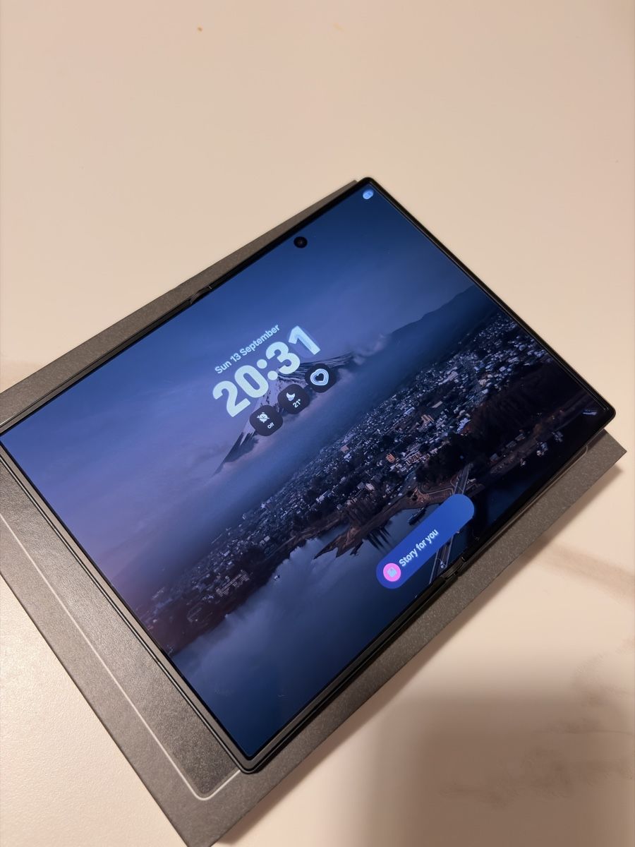 Samsung Telefoni cellulari / Smartphones: Samsung Z Fold 8 256GB JP version – Usato da Sion venduto da nic_h5j5 1