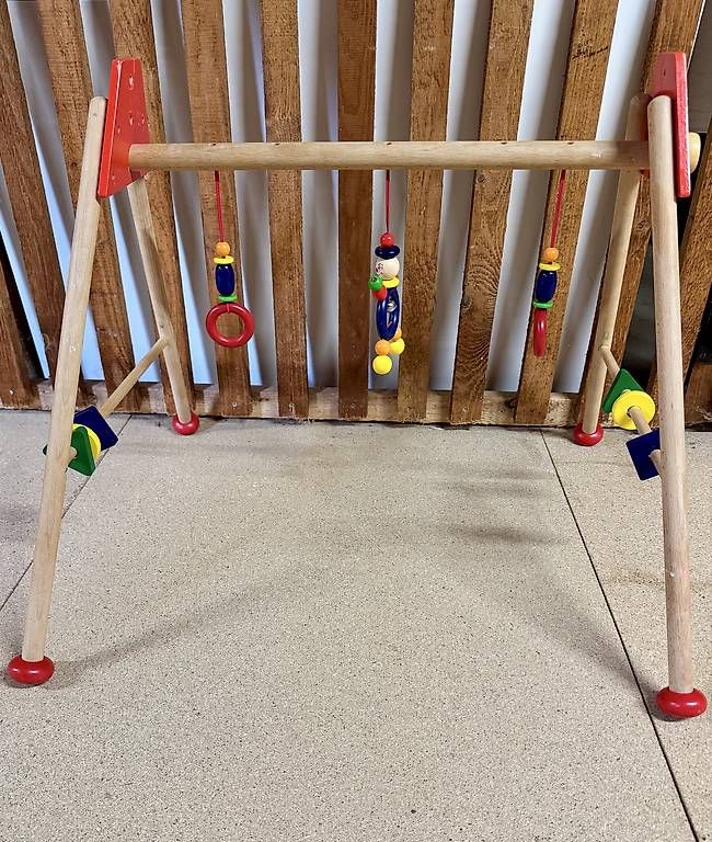 Jouets: Spielbogen aus Holz – D'occasion à Winterthur par celinecitrone