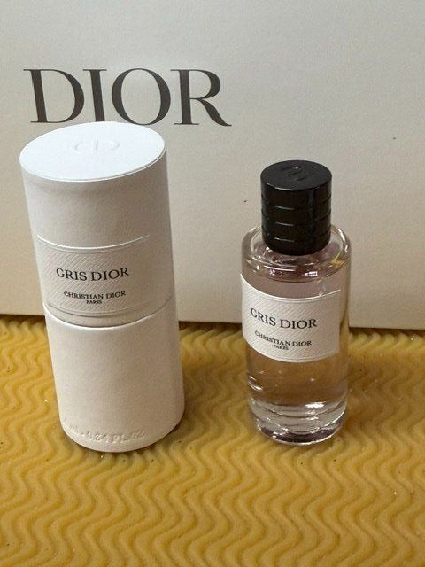 Dior Parfums & Eau de Toilette: Gris Dior 10ml – Neuf avec emballage d'origine à fey par Caductilometre