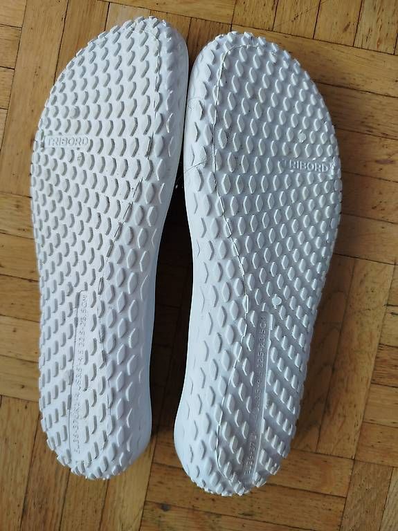Scarpe da uomo: Chaussures de plage, pointure 36-37 – Nuovo (secondo la descrizione) da Lausanne venduto da ftrevaz 1