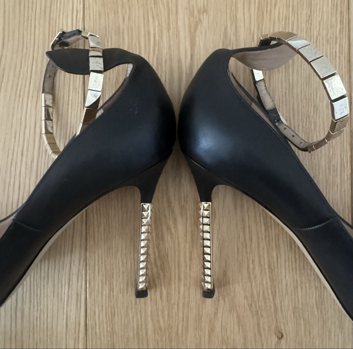 Valentino Scarpe da donna: Valentino Garavani black pumps – Usato da Paradiso venduto da Edith_store 2