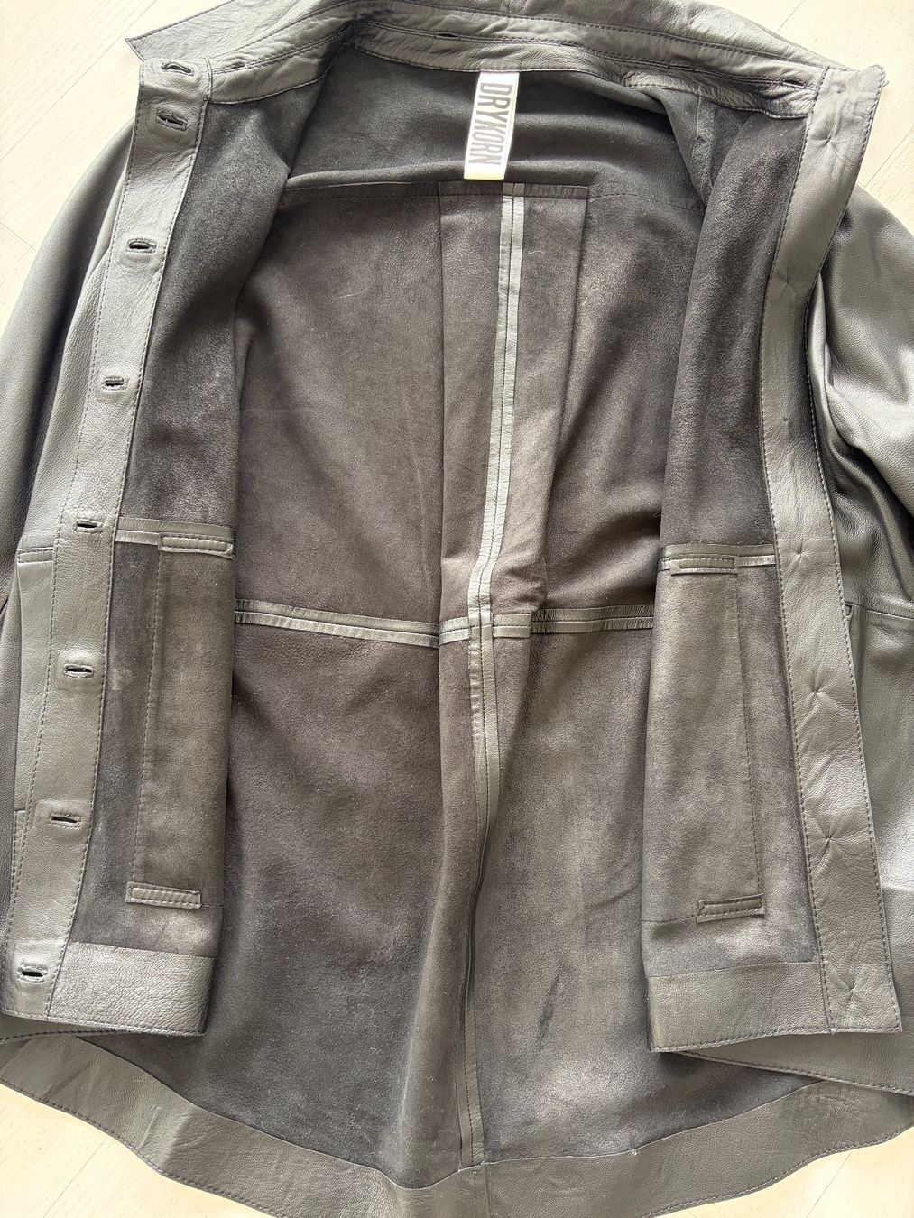 Drykorn Giacche: Schwarze Lederjacke feinstes Nappaleder Grösse 38 – Nuovo e nell'imballaggio originale da Wettswil venduto da ramba 9