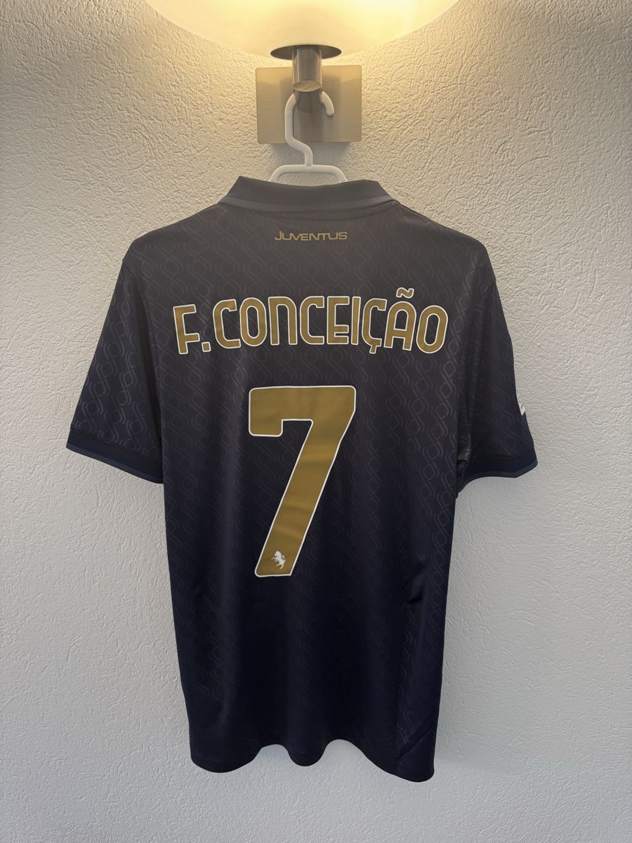 Adidas Leibchen & Hosen: Originales Juventus 3. Trikot, Saison 24/25 – Neu und originalverpackt aus Birmenstorf AG von Finoallafine1897 1