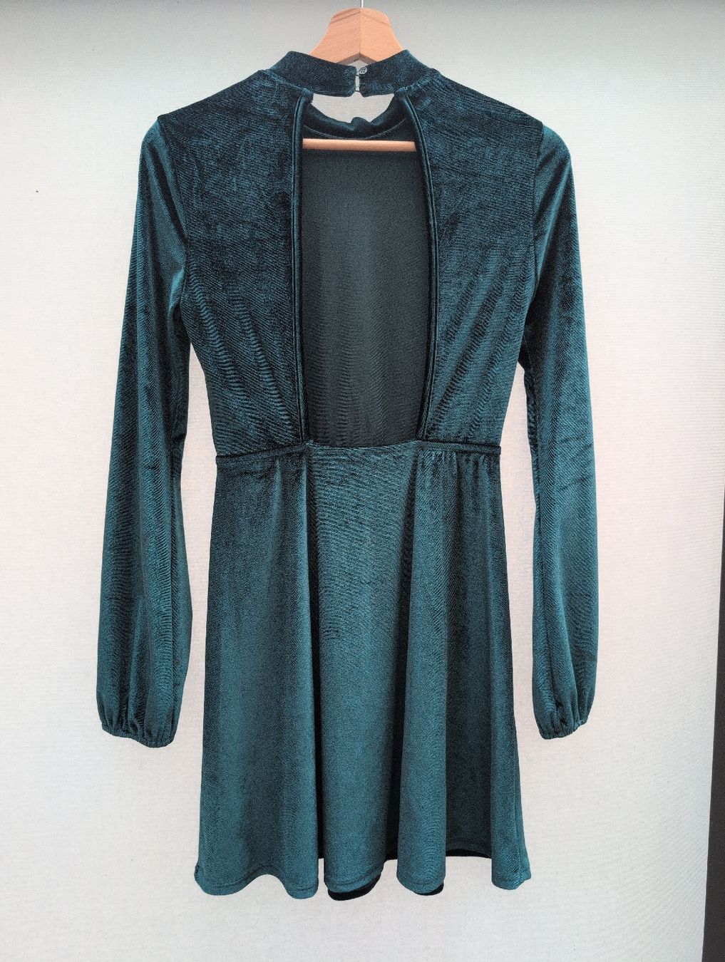 Vestiti: Rückenfreies grünes Samtkleid – Usato da Kirchberg BE venduto da lauraflu 1