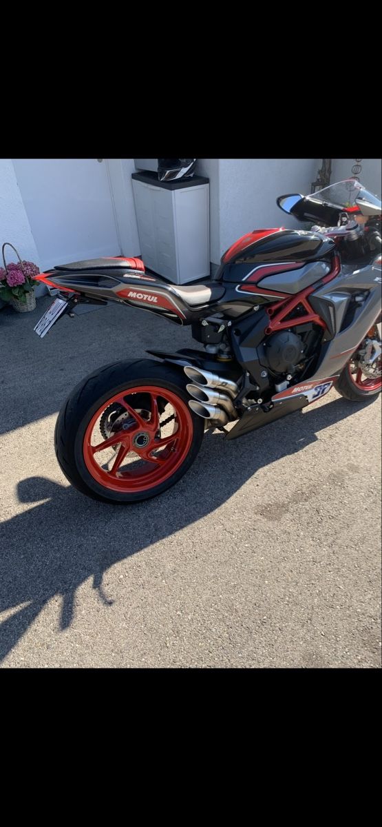 MV Agusta Strada: 800 CC MV Agusta f3 RC – Usato da Courroux venduto da tom_96dx 2