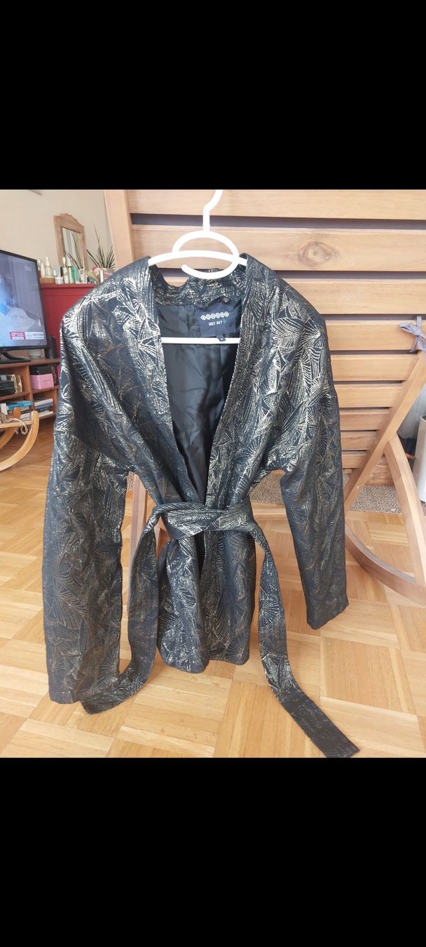 Arte internazionale: Kimono noir à dorures Bonobo – Usato da Avully venduto da jul_n8zt