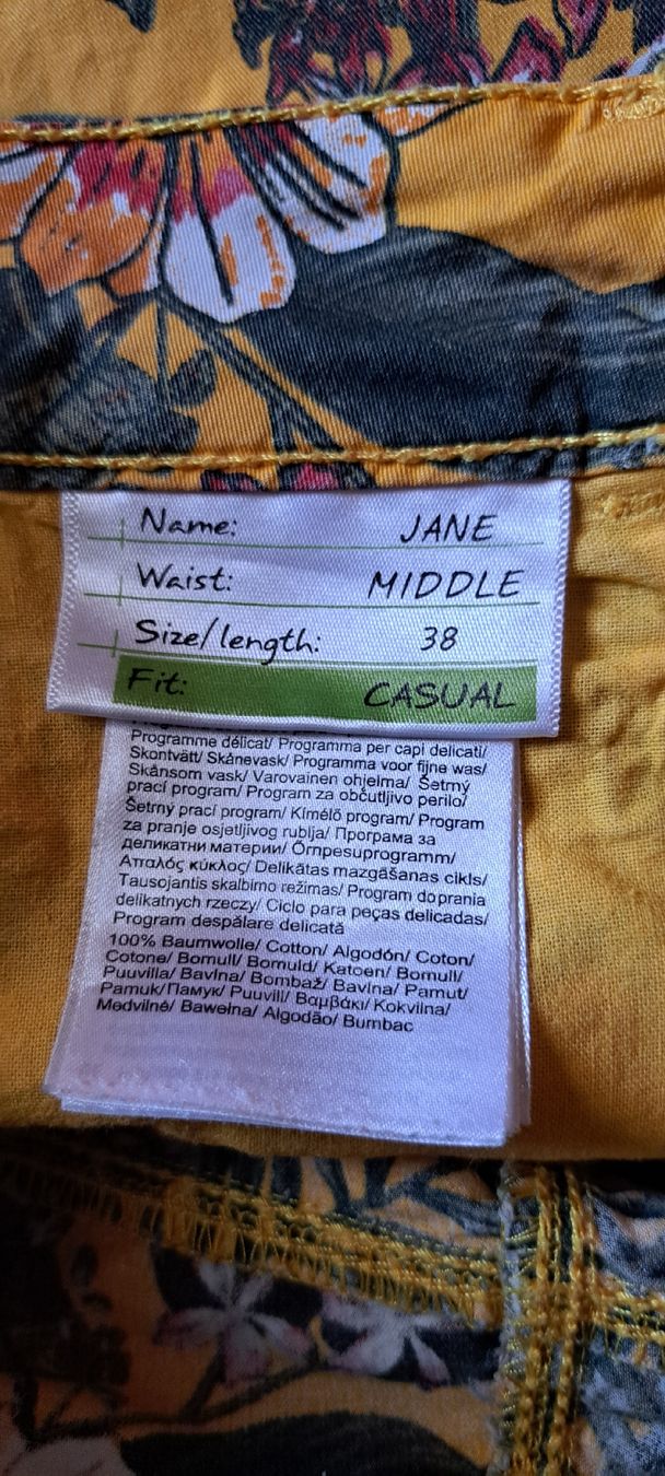 Pantalons: Street One Shorts Gr.38 – D'occasion à Thalheim AG par Bekuadma 2