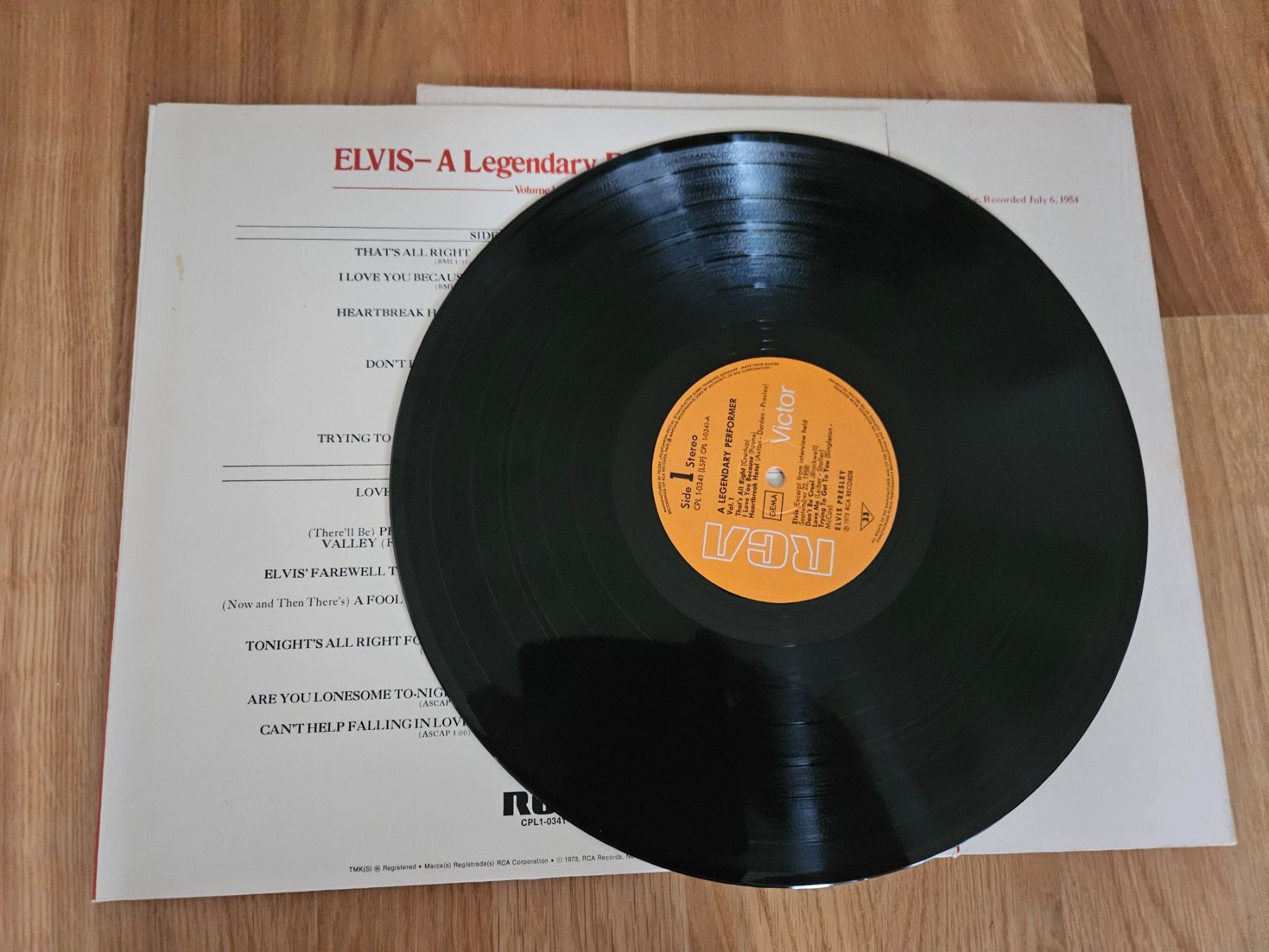Dischi in vinile: Elvis Volume 1 - A Legendary Performer – Usato da Liestal venduto da tower01 2