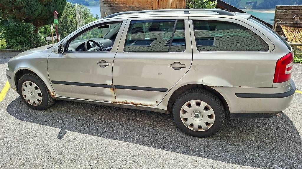 Skoda Automobili: Skoda Octavia Combi 4x4 1.9 TDI – Usato da Innerthal venduto da PascalMaechler 4