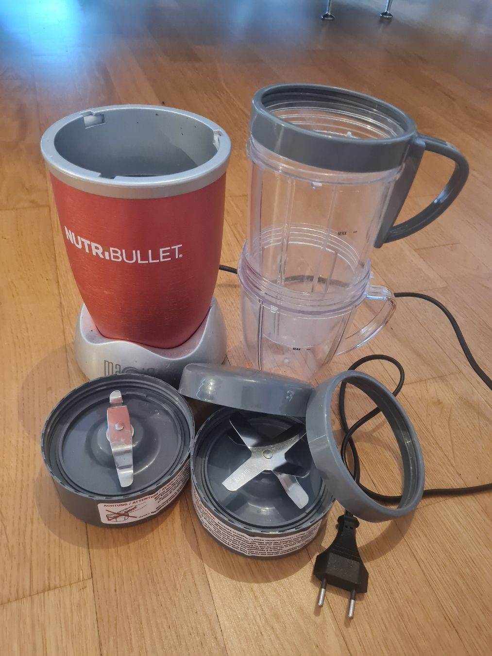 Nutribullet Küchengeräte: NutriBullet Magic Bullet blender red good condition – Gebraucht aus Zürich von fio_2hvt