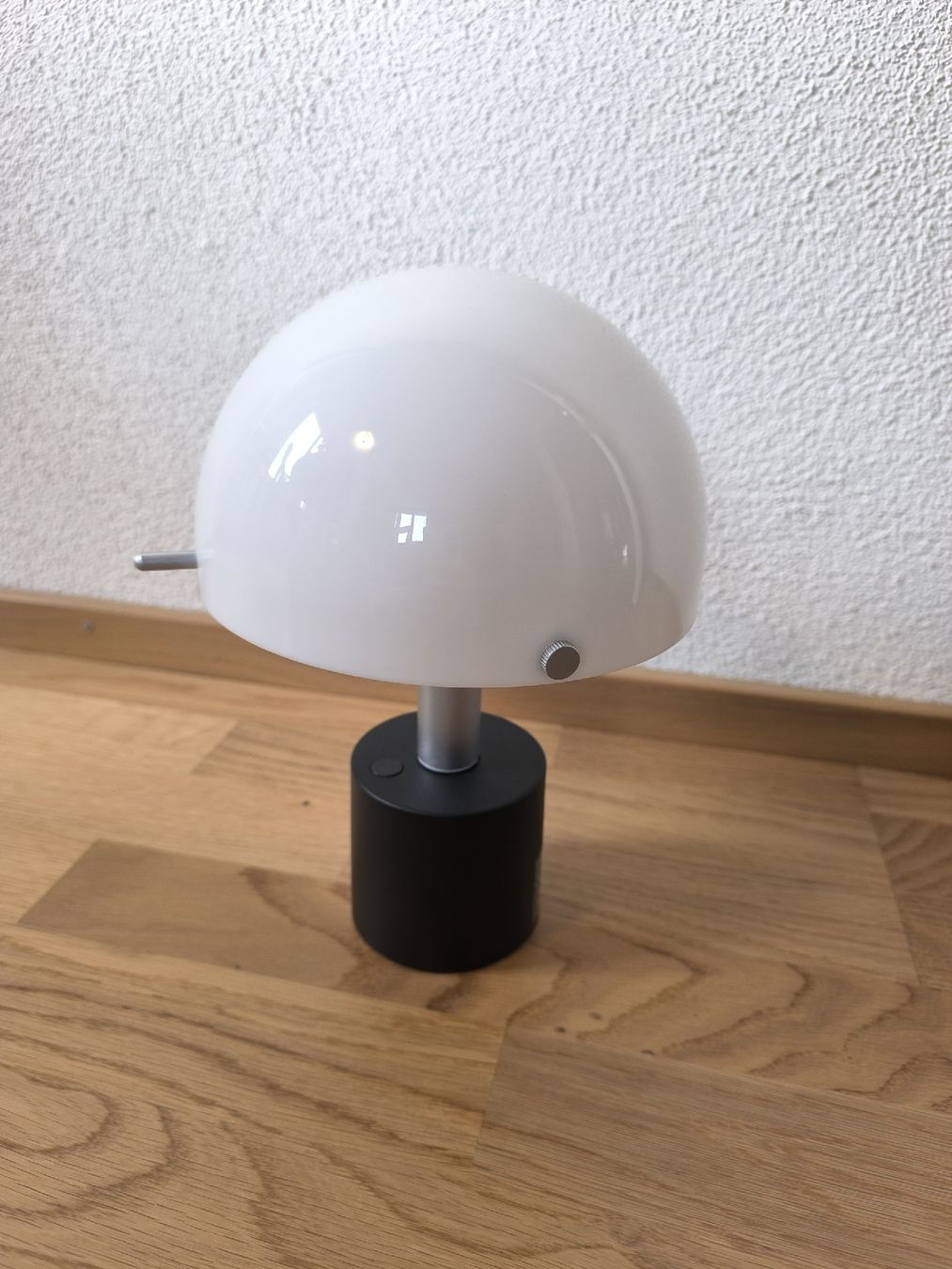 Ikea Lampade: IKEA Nödmast LED Tischlampe  – Usato da Pfäffikon SZ venduto da nidisale