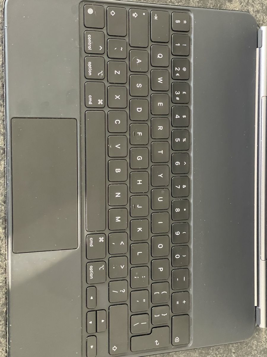 Apple Tastiere: Apple Magic Keyboard für iPad Pro 12.9" – Usato da Lyssach venduto da ChelseaJ 1