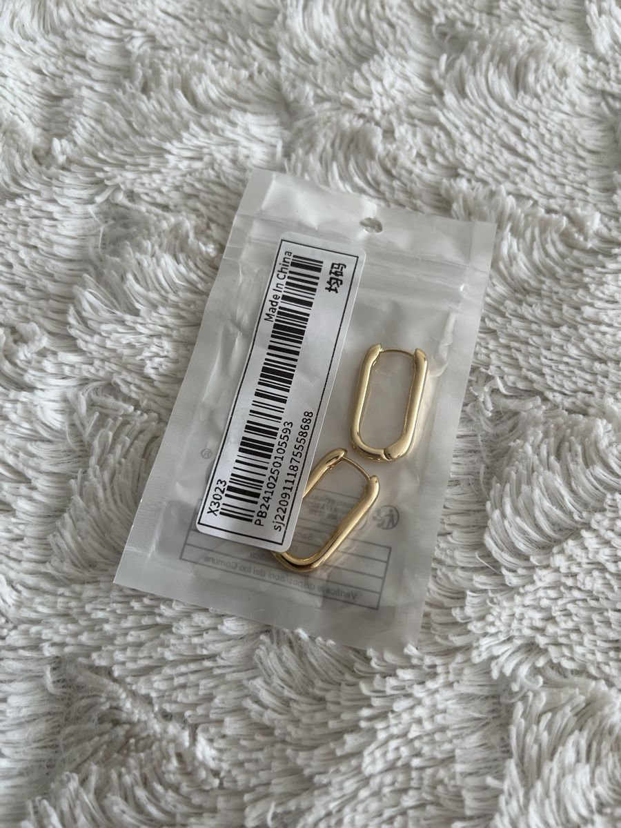 Sonstiger Schmuck: Modische Ohrringe, goldfarben, verschiedene Designs. – Neu (gemäss Beschreibung) aus Nyon von ver_z2cy 2