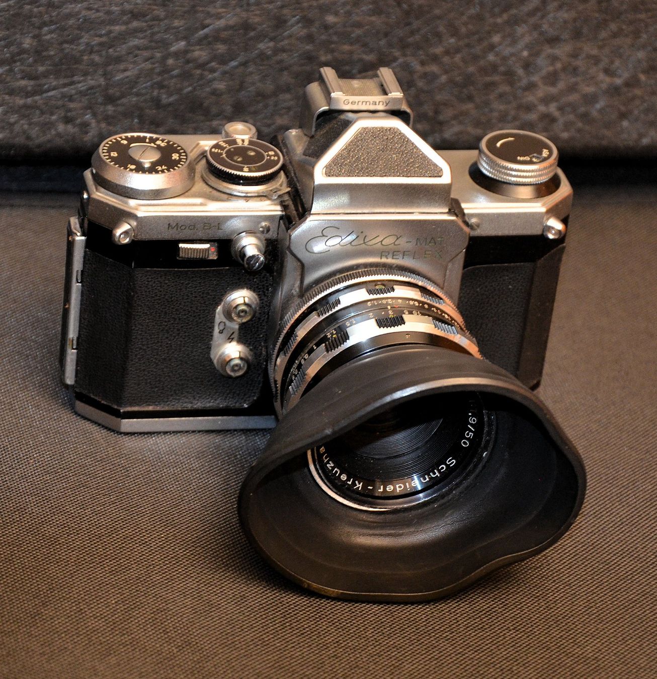Edixa Fotocamera: Edixa MAT REFLEX Kamera mit Tasche und Objektiv – Usato da Altendorf venduto da kar_b6mm 2