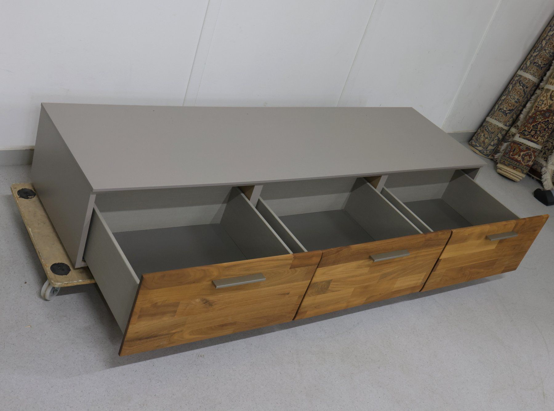 Mobili TV: TV-Lowboard aus Holz – Usato da Volketswil venduto da brockipfannenstil 2