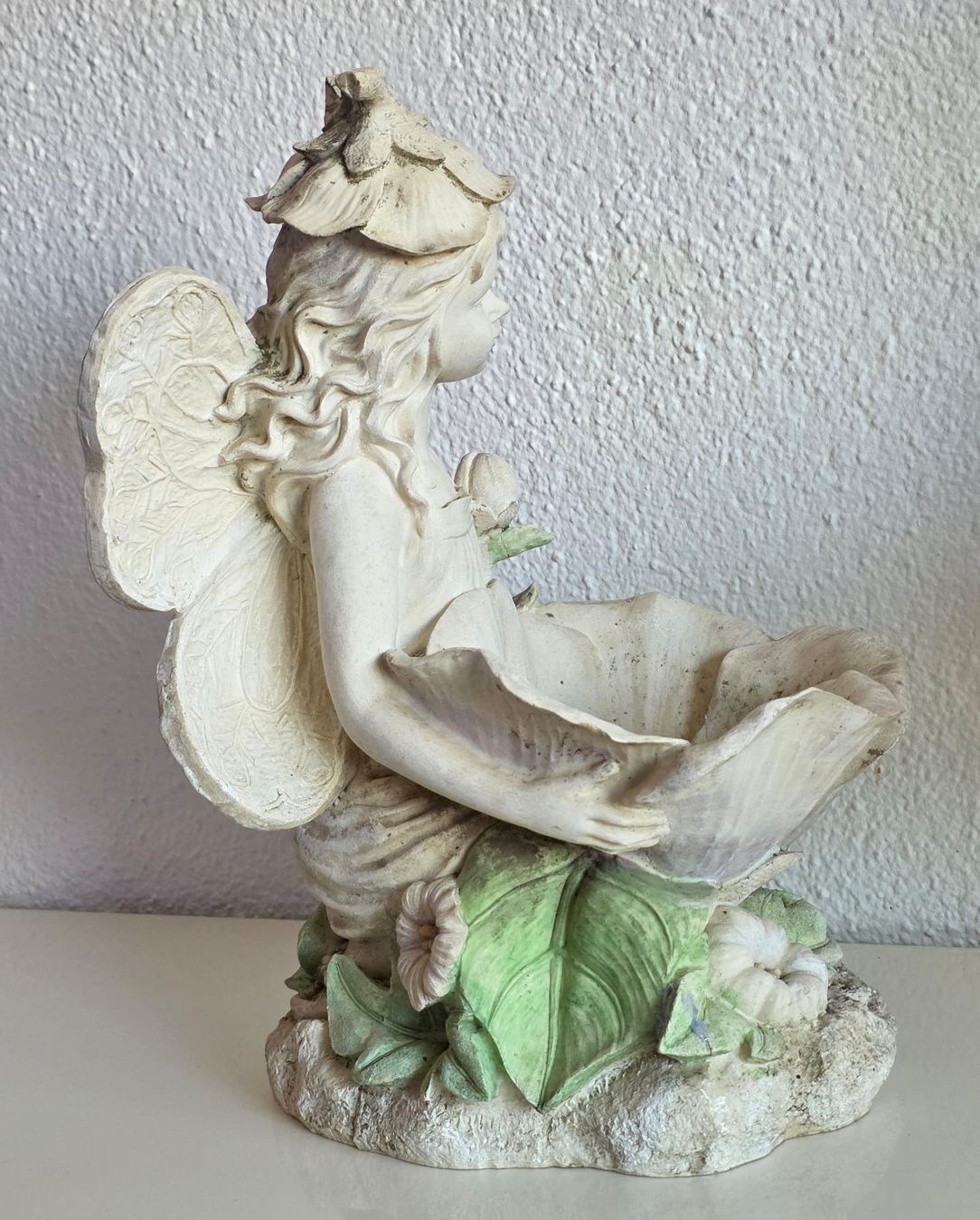 Statuette: Gartendeko: Mädchen mit Flügeln und Mohnblume – Usato da Rheinsulz venduto da Dred 4