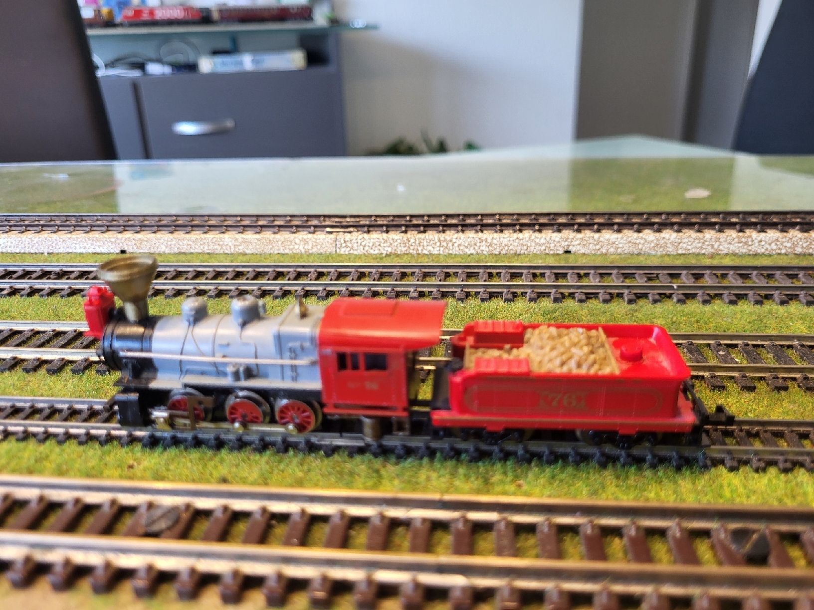 Modellini di ferrovie: Kato ? Dampflok 76 Analog Spur N – Usato da Pfäffikon SZ venduto da abschleppfahrzeug 1