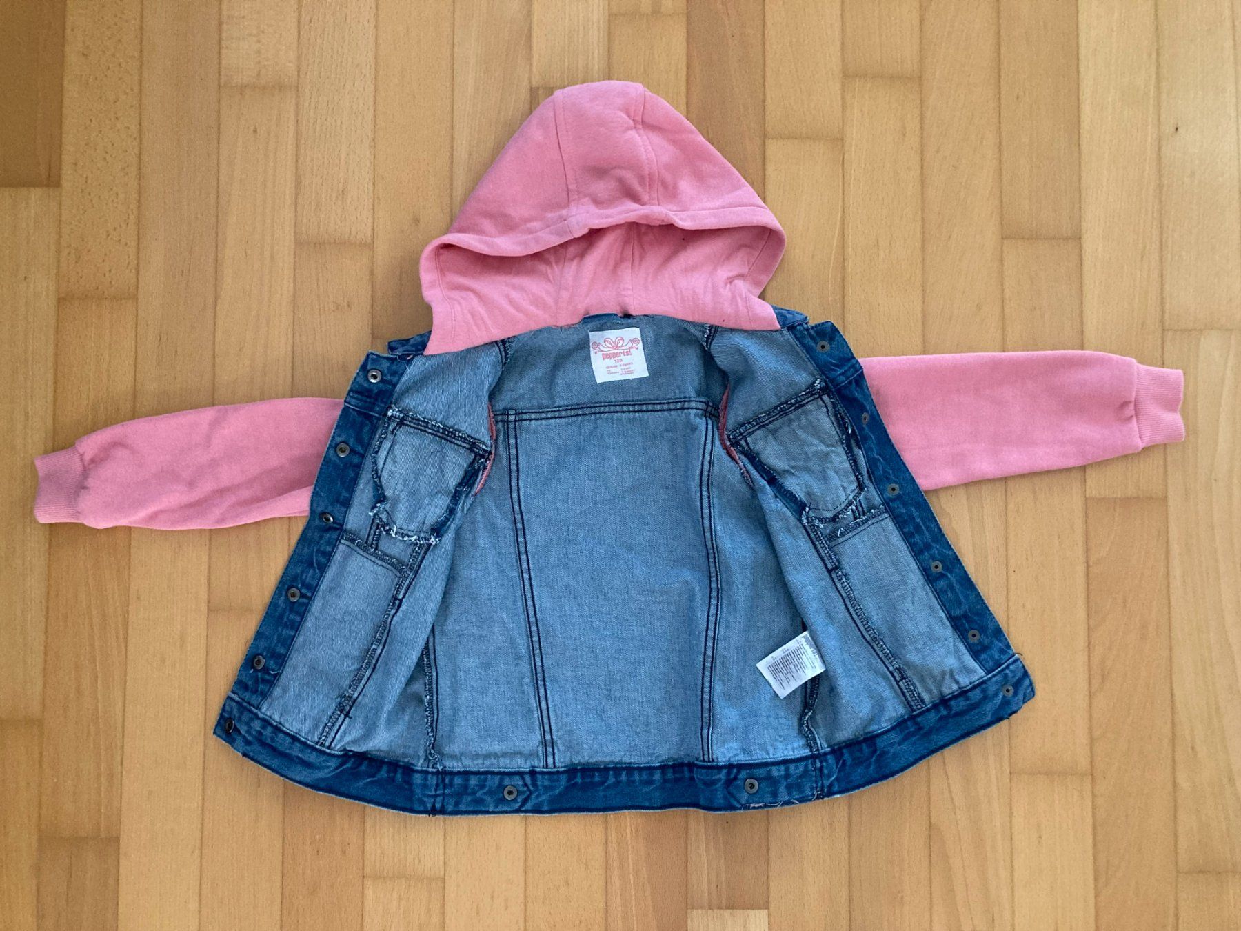Giacche & Cappotti: Jeansjacke rosa und blau – Usato da Muttenz venduto da Juvenile33 2