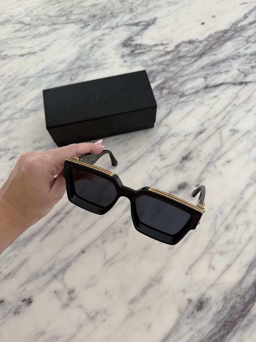 Louis Vuitton Lunettes & Verres: Louis Vuitton Sonnenbrille – Neuf (Voir description) à Bronschhofen par van_vkq5 2