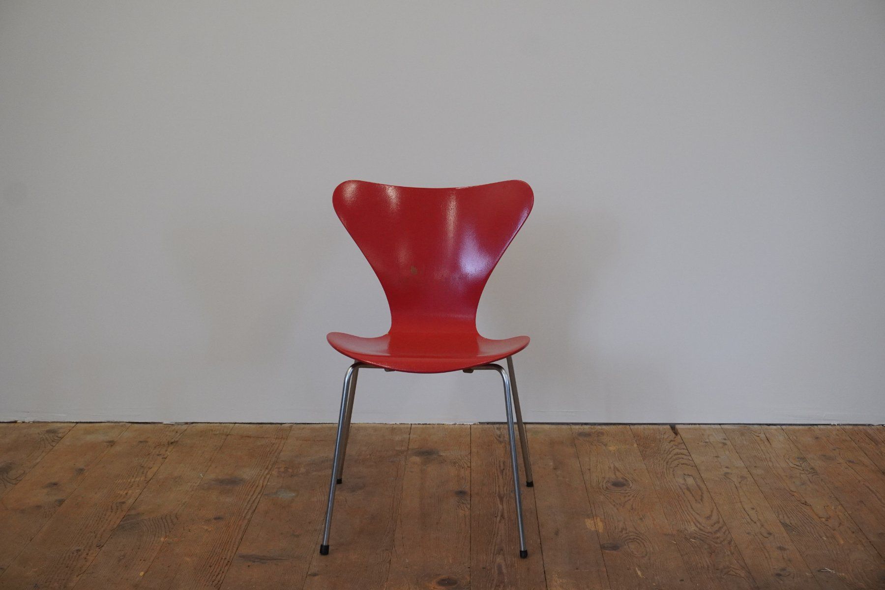 Fritz Hansen Stühle: Fritz Hansen Serie 7 rot 3107 Arne Jacobsen – Gebraucht aus Bad Zurzach von QLASSIQ