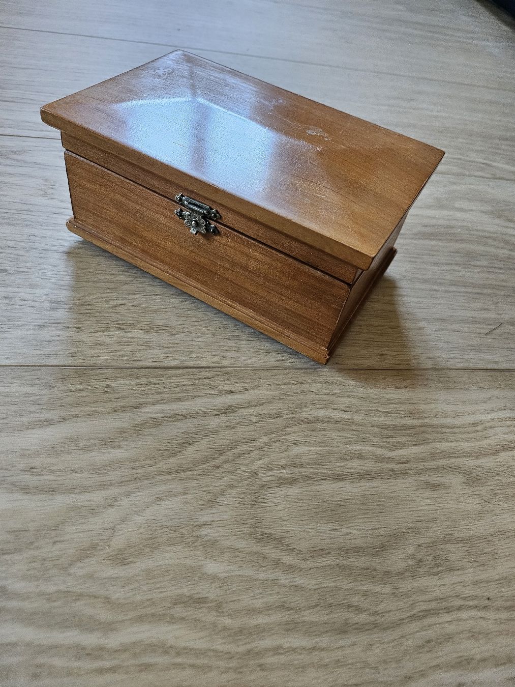 Barattoli: Boîte à bijoux en bois avec doublure rouge – Usato da La Joux FR venduto da car_ck96 5