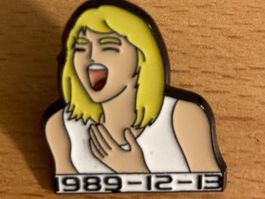Taylor Swift Pin Anstecker Pop Punk Metal Rock Band