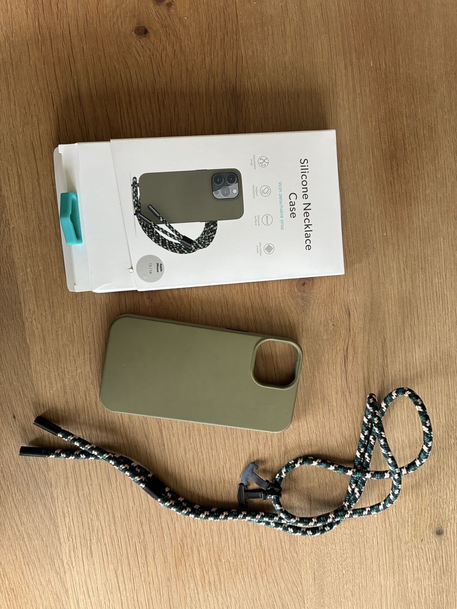 Apple Cover & Protezioni schermo: Handycase Silikon Necklace Case iPhone 13/14  – Usato da Wolfwil venduto da NewGirl 8
