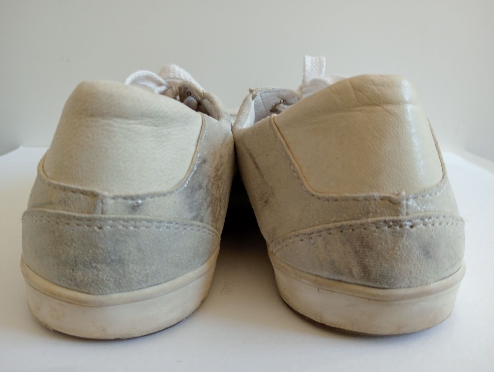 Scarpe da donna: Strenesse Damen Sneaker Wildleder Beige Gr. 40 – Usato da Allschwil venduto da Evgeniia78 2