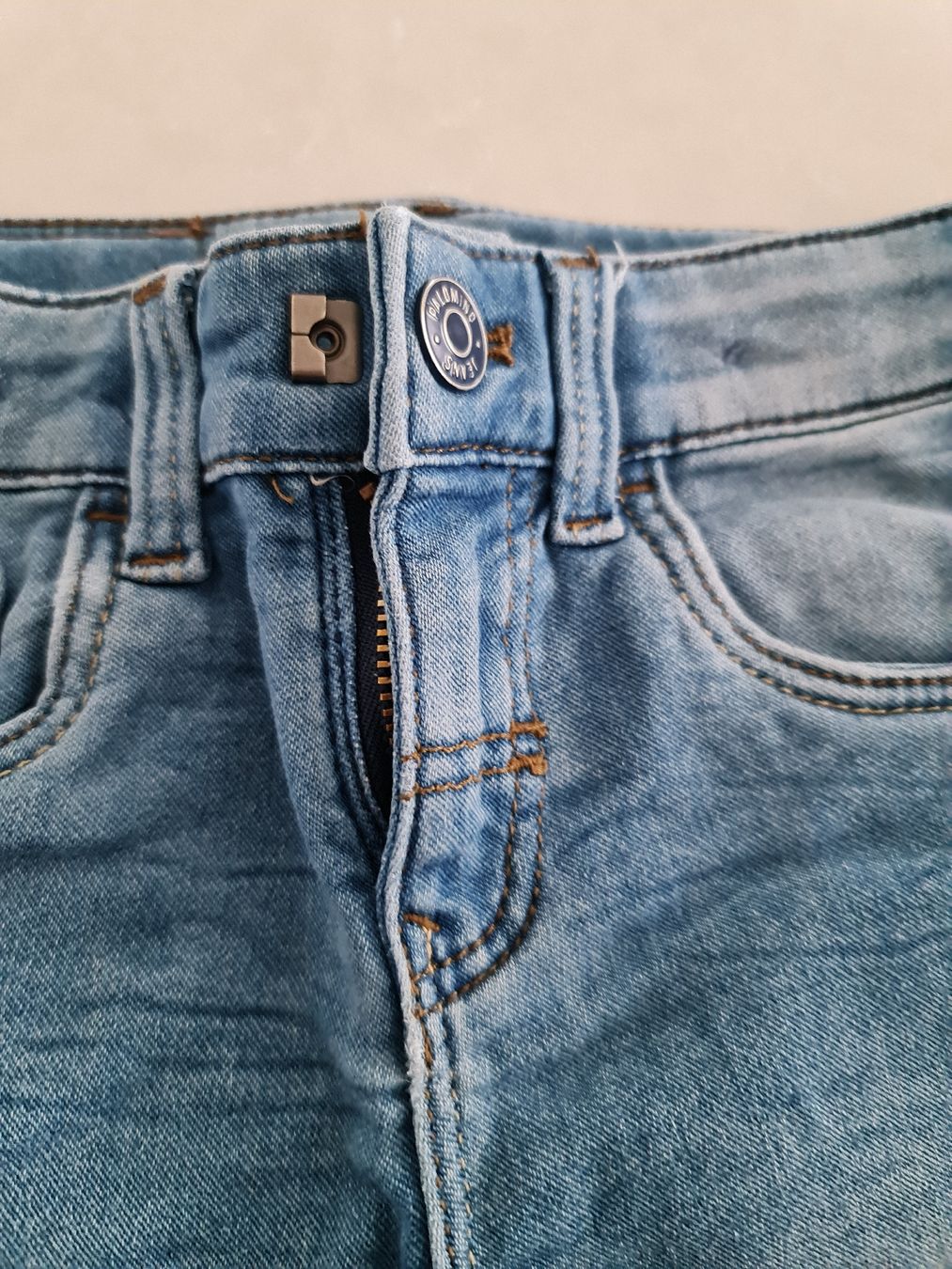 Lotti & Set di vestiti: 5 Jungen Shorts Gr. 122 Sommer – Usato da Bülach venduto da Rommar 1