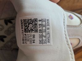 Adidas Sneaker mit Blumenmuster Grösse 40 neue