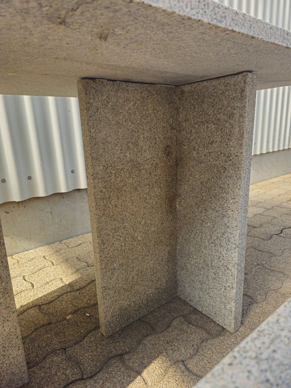 Tavoli: Granittisch mit Sitzbank – Usato da Etzgen venduto da juj_b678 5