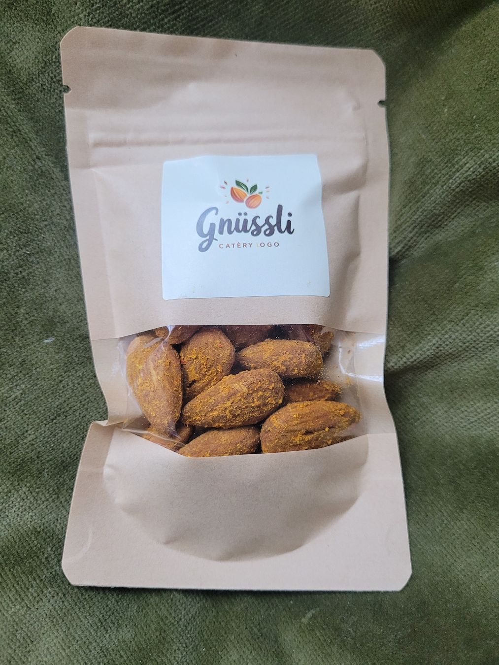 Cibi & Specialità: Gnuessli Mandeln curry,pikant 50g neu – Nuovo e nell'imballaggio originale da Thun venduto da Schokobanane