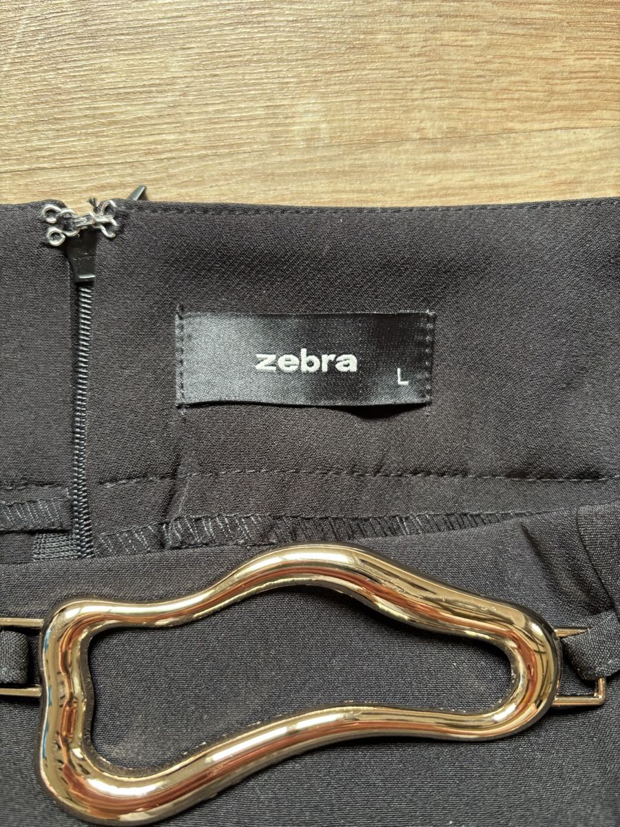 Zebra Lotti di vestiti: lot de shorts zébra, taille L – Nuovo (secondo la descrizione) da Tavannes venduto da callie.mcli 3