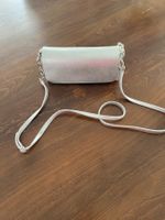 Unisa- Handtasche silber mit Kette - neuwertig