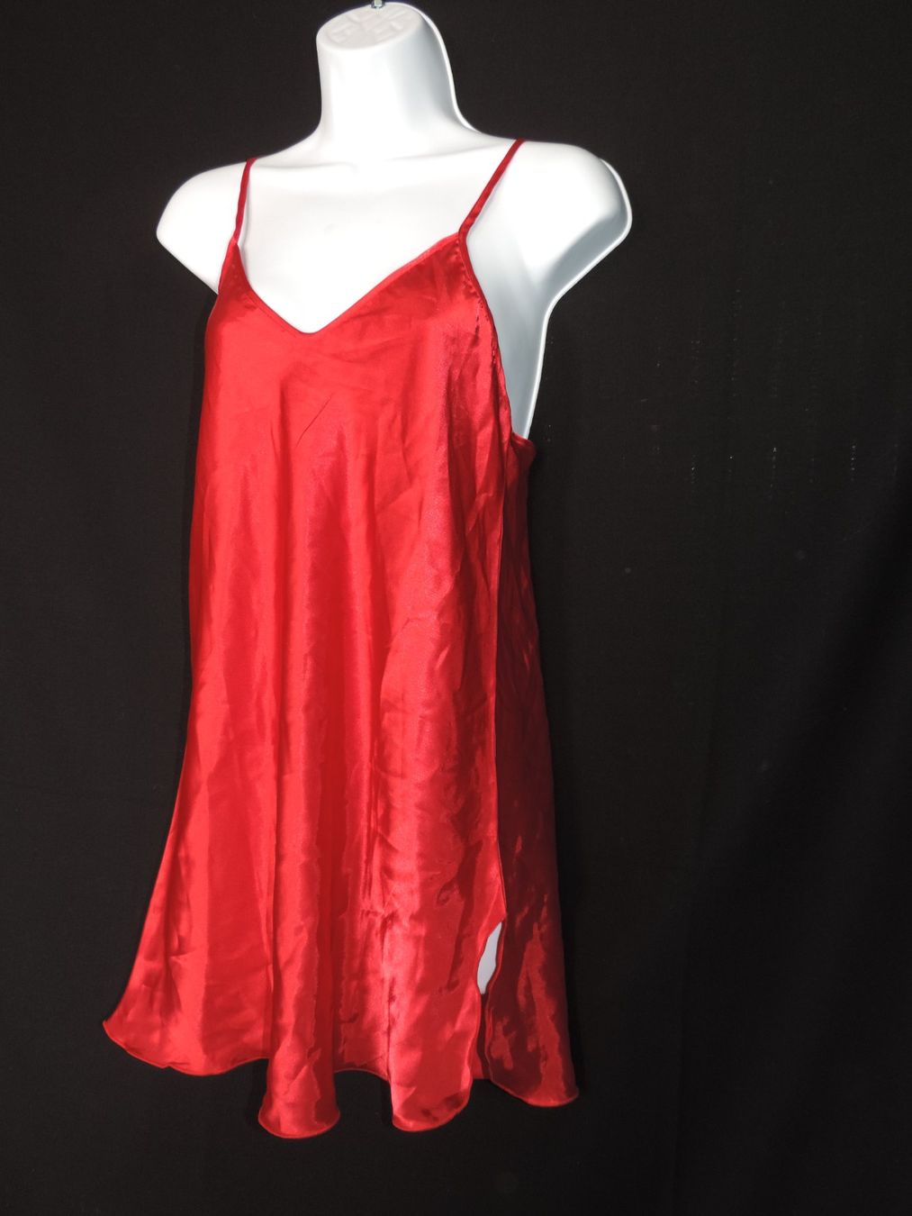 Altra biancheria intima: chemise de nuit satinée rouge – Usato da Genève venduto da Axelle333 1