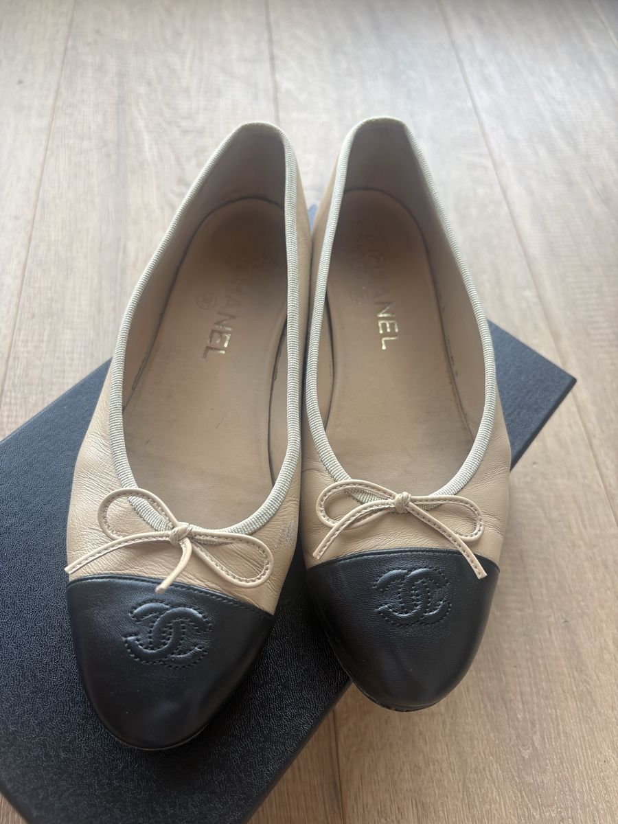 Chanel Scarpe da donna: Chanel Ballerinas Beige & Black, Size 38, Authentic – Usato da Zürich venduto da Theblondesalad 2