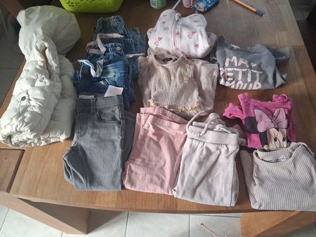 Kleiderpaket Mädchen Grösse 92 getragener Zustand