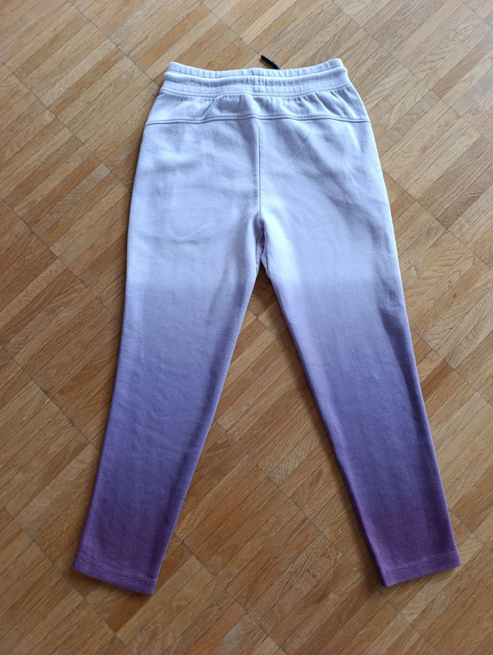 Gap Pantaloni: Mädchen Gap Sweatpants Hose Gr 140 – Nuovo (secondo la descrizione) da Zürich venduto da mir_2kjl 1